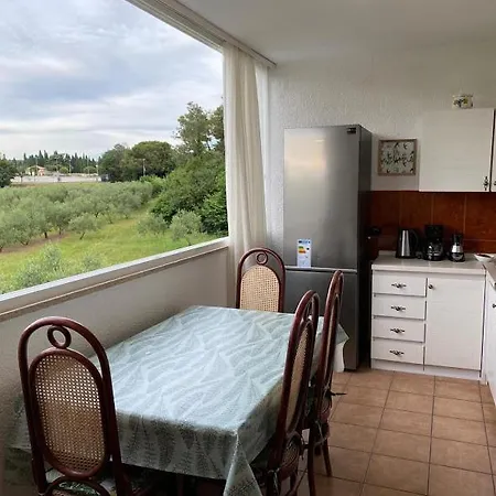 Meli Apartmán *
